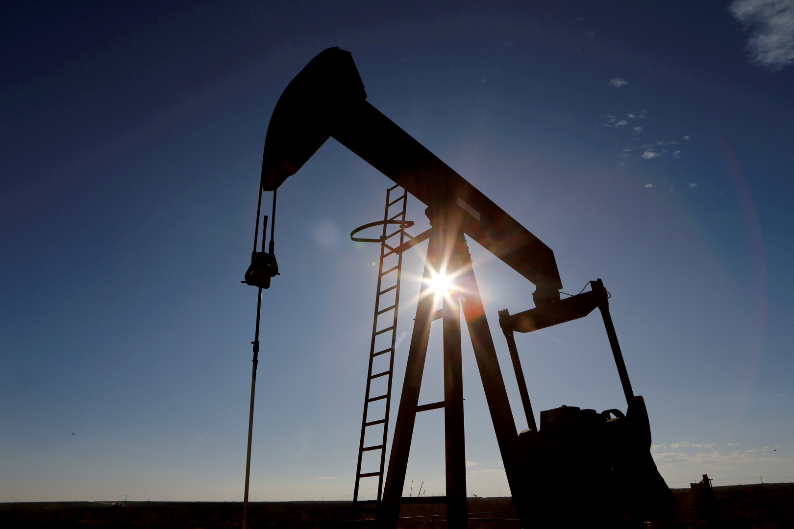  كومرتس بنك: مخاوف الطلب على النفط مبالغ فيها وسنشهد نقصًا بالإمدادات