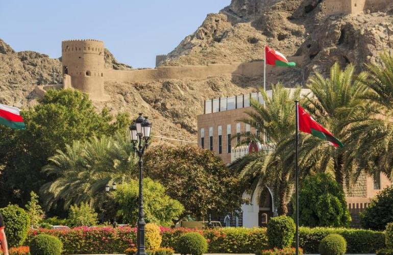وكالة "موديز" تغير النظرة المستقبلية لتصنيف سلطنة عمان من سلبية إلى مستقرة