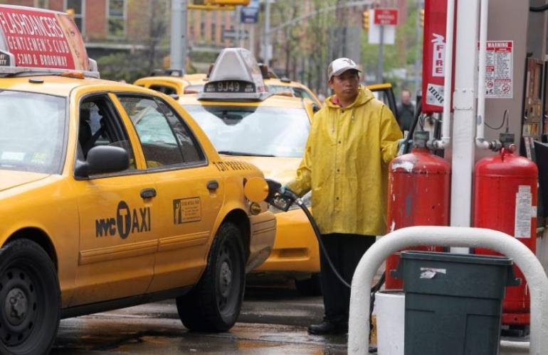 هل يجبر التضخم أمريكا على استعمال الاحتياطي النفطي؟