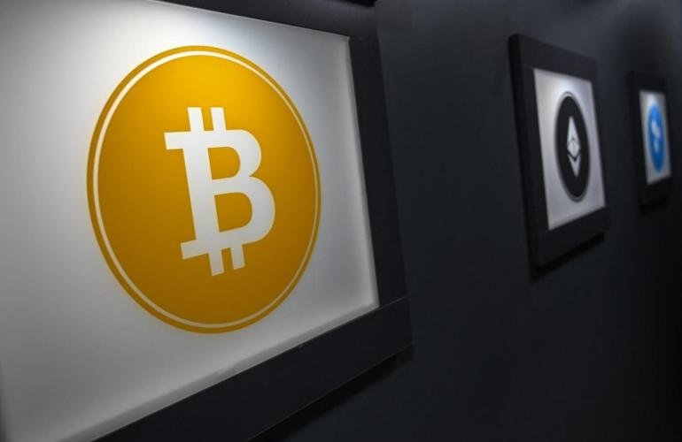 العملات الرقمية تواجه نزيفا قاسيا وسط خسائر بلغت 1.2 تريليون دولار