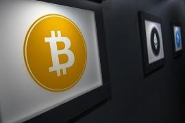 العملات الرقمية تواجه نزيفا قاسيا وسط خسائر بلغت 1.2 تريليون دولار