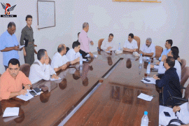 مناقشة استعدادات عقد مؤتمر الاستثمار الأول بالحديدة