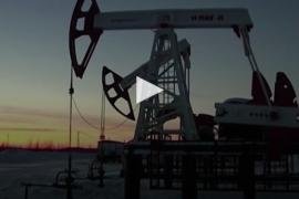 النفط يقفز قرب أعلى مستوياته التاريخية.. وتوقعات بوصول سعره إلى 200 دولار بفعل أزمة أوكرانيا