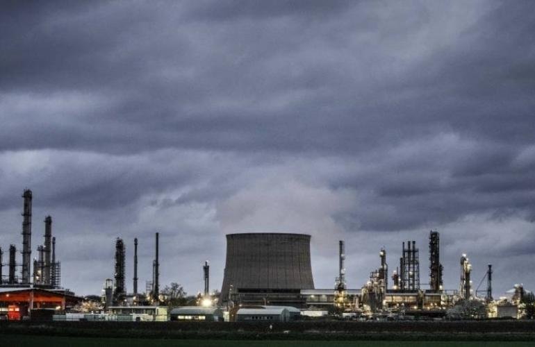 مصافٍ هندية تخفض استيراد النفط السعودي وترفع الروسي