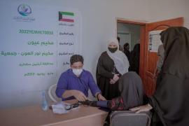 مخيم نور العون ـ الرعاية الإسلامية في سقطرى يجري (250) عملية للعيون