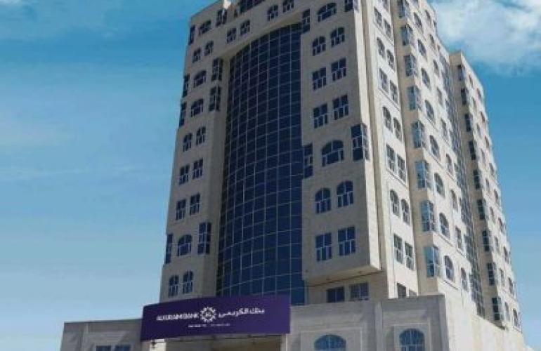 وسط عتمة القطاع المصرفي اليمني.. ثمة جملة مصرفية مضيئة!