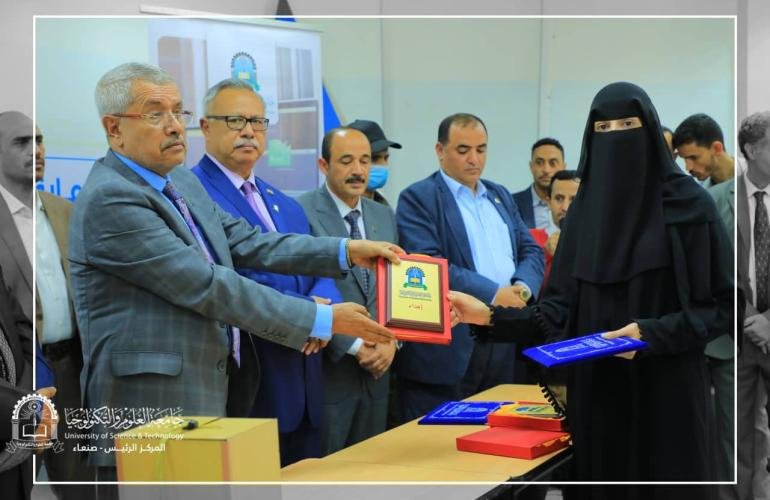 رئيس الوزراء يدشن العام الجامعي بجامعة العلوم والتكنولوجيا ويكرم عددا من طلبتها المتميزين 