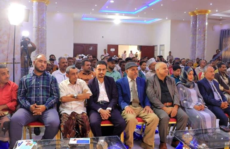 مبادرة الحليب المدرسي في اليمن  تختتم انشطتها بحفل في مدينة المخا