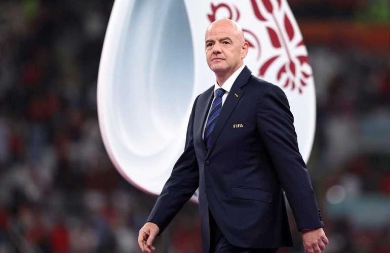 تقرير: اجتماع طارئ من إنفانتينو بسبب عدم الاتفاق لإذاعة كأس العالم للأندية 2025