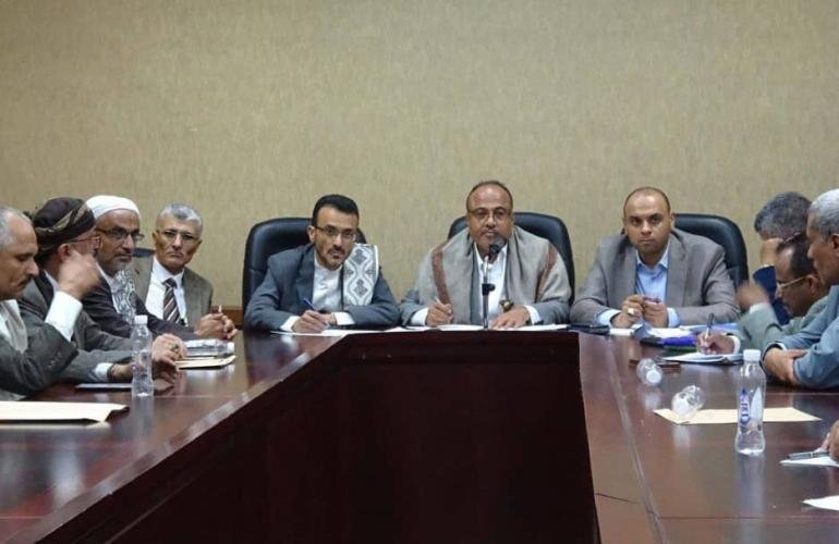 وزير العدل وحقوق الإنسان يلتقي مدراء محاكم الاستئناف والابتدائية والمتخصصة بأمانة العاصمة ومحافظة صنعاء