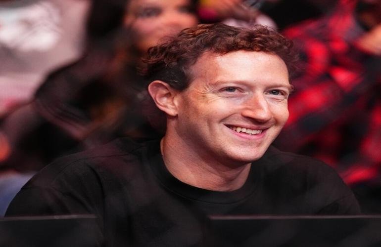 ثروة زوكربيرغ تتجاوز الـ200 مليار دولار ليصنف رابع أغنى رجل في العالم