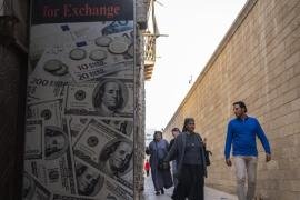 توقعات متشائمة لقطاع الأعمال في مصر يمليها التضخم وارتفاع الدولار وغلاء الطاقة والمياه