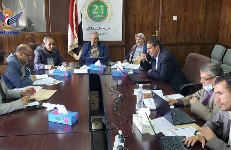مكافحة الفساد تحيل عددًا من المتهمين في قضية فساد بمكتب أشغال محافظة صنعاء إلى النيابة