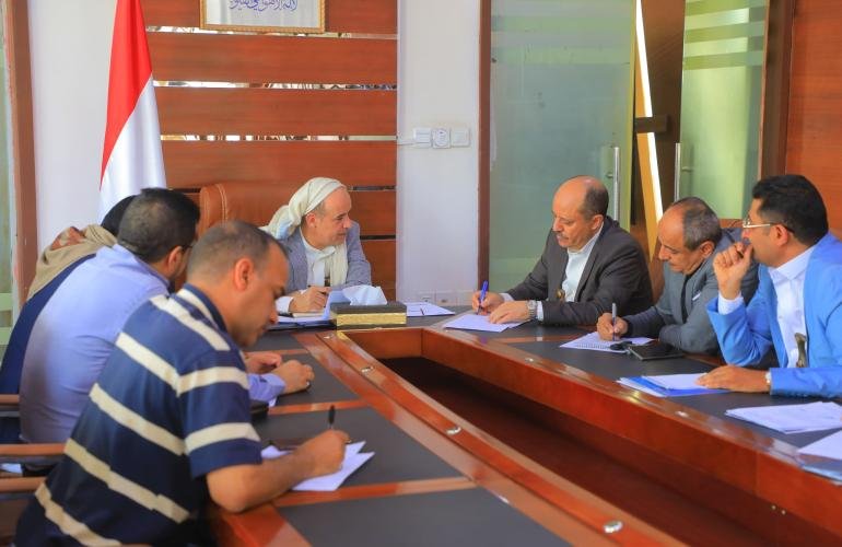 وزير الاقتصاد يرأس اجتماعا للجنة المقاطعة