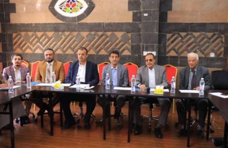 اتحاد الغرف التجارية وجمعية البنوك ينظمان ندوة البنوك الرقمية والمحافظ الإلكترونية " ثورة مالية تعيد رسم خارطة الاقتصاد اليمني"