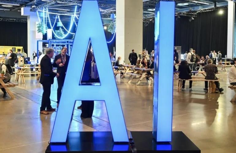 نتائج عمالقة التكنولوجيا تضع الإنفاق الهائل على الذكاء الاصطناعي تحت المجهر