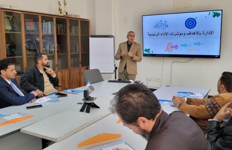 صندوق تنمية المهارات يختتم برنامجا تدريبيا لكوادر مجموعة الرويشان بالتعاون مع دار النخبة.