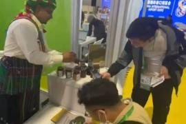 العسل اليمني يلفت الأنظار في معرض شانغهاي الدولي للأغذية