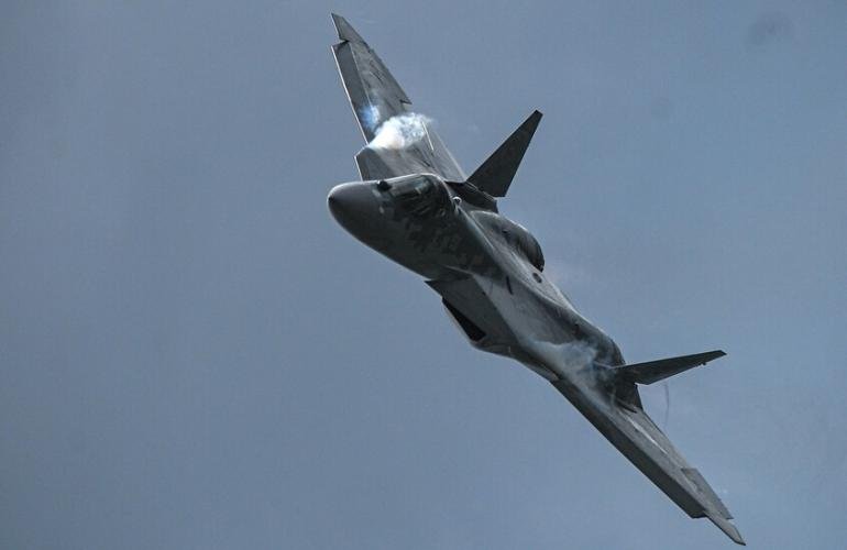 روسيا تدرس تسليح مقاتلات "سو-57" بقنابل انزلاقية عالية الدقة