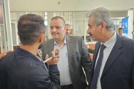 القائم بأعمال وزير الاقتصاد يطلع على سير العمل بإدارة خدمة الجمهور بالوزارة