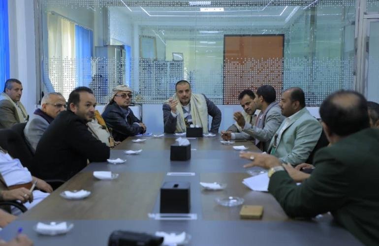 القائم بأعمال وزير الاقتصاد يزور عددا من المصانع العاملة والمتعثرة