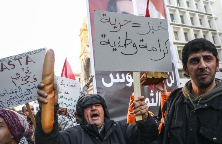 الحرب في المنطقة  تهدد زيادات الأجور المرتقبة في تونس وتضع الحكومة أمام خيار صعب!!