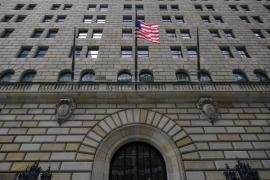 تشديد الأسواق يمنح البنوك المركزية فرصة التريث في مواجهة صدمة الحرب