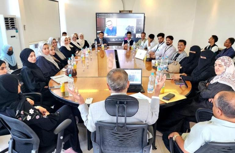 رئيس مجلس الإدارة والعضو المنتدب لإقليم اليمن لمجموعة هائل سعيد أنعم وشركاه الاستاذ نبيل هائل سعيد يلتقي أعضاء برنامج انطلاقة وخريجي برنامج SAP للمهنيين الشباب من مختلف محافظات الجمهورية