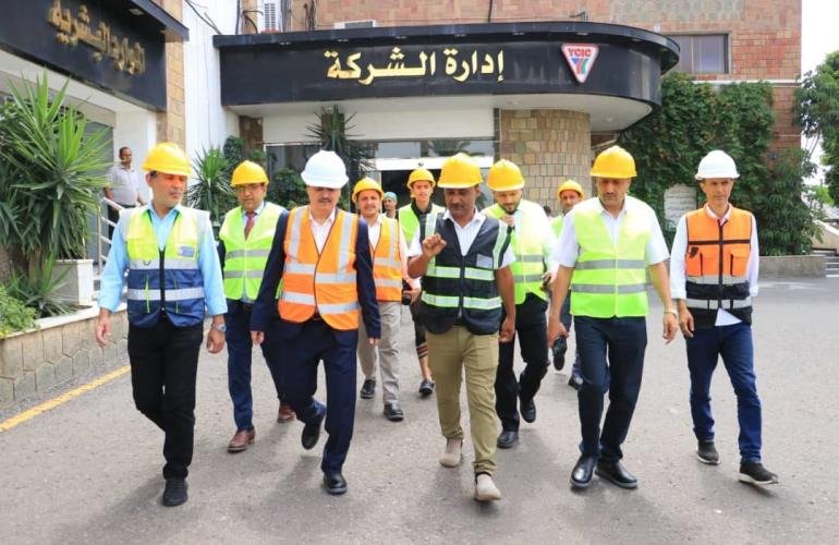 وكيل وزارة الشؤون الاجتماعية والعمل يزور عددا من شركات مجموعة هائل سعيد أنعم وشركاه ويشيد بتجربتها المتقدمة في مجال السلامة والصحة المهنية
