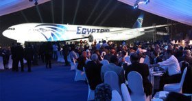 مصر للطيران تتسلم أول طائرة بوينج 777
