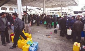 المواطن لا يجد نقطة جاز والتجار يبيعونة بالسوق السوداء